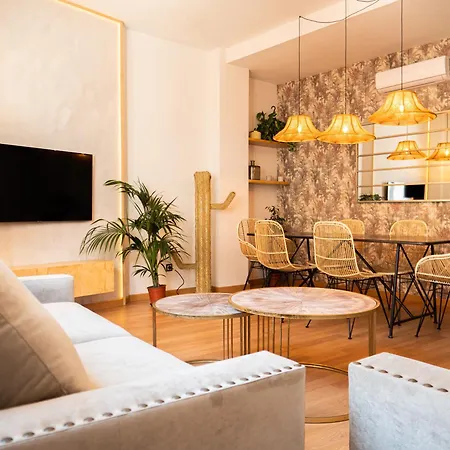 Stylish In The Heart Of With Pool Málaga