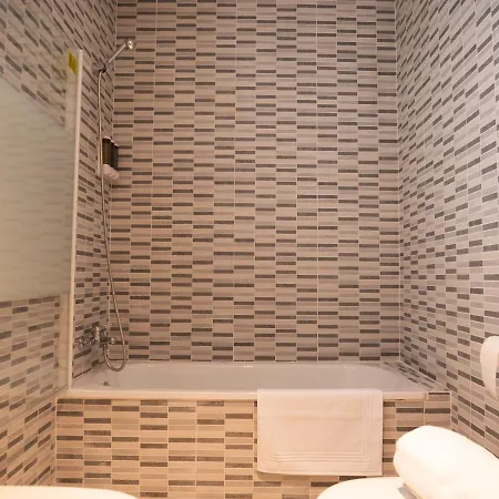 Stylish In The Heart Of With Pool Apartment *